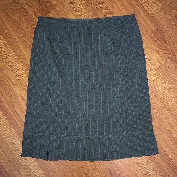 Ann Taylor LOFT | NEW Gray Pinstriped Pencil Skirt - Picture 2 of 4